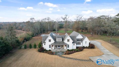 Homes For Sale - 2582 S Broad Street<br/> Albertville, AL 35950