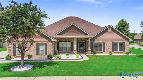 Homes For Sale - 600 Seminole Court<br/> Madison, AL 35756