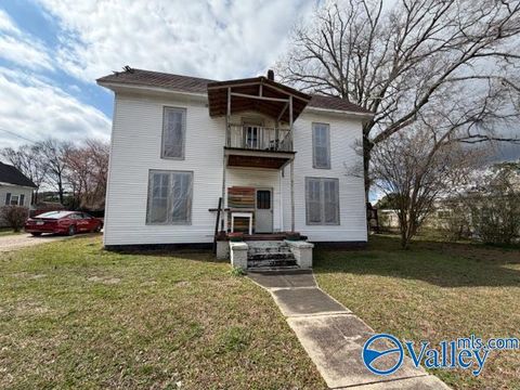 Photo of 211 S Center Street, Piedmont, AL 36272 (MLS # 21911894)