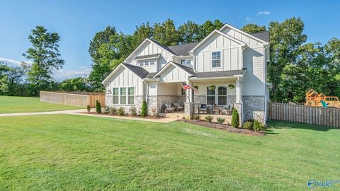 Photo of 219 Applewood Court, Huntsville, AL 35811 (MLS # 21917163)