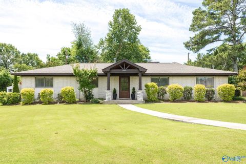 Homes For Sale - 2407 13th Street<br/> Decatur, AL 35601