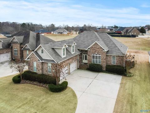 Homes For Sale - 17902 Watercress Drive<br/> Athens, AL 35611