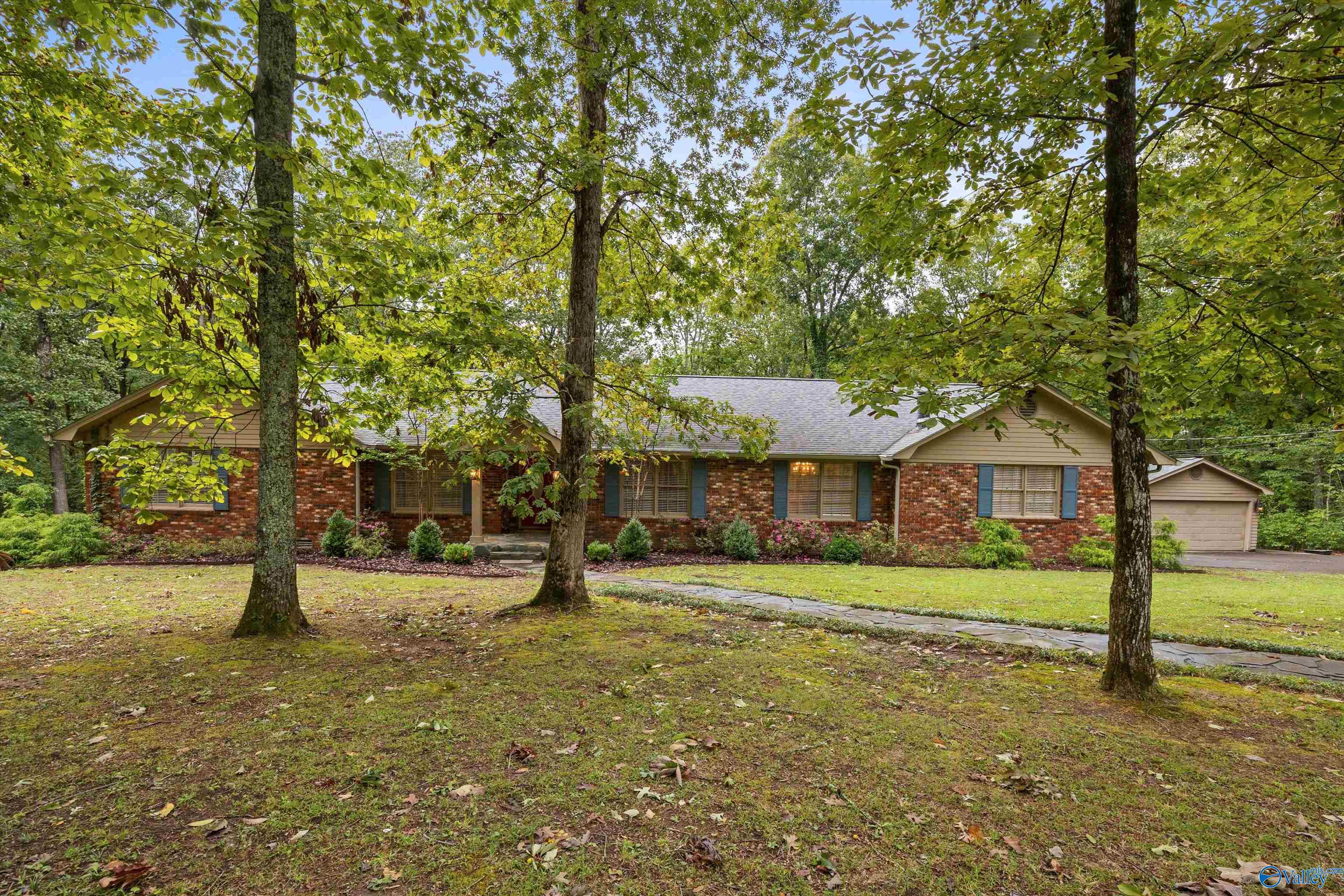 4411 Autumn Leaves Trail, Decatur, Alabama image 2