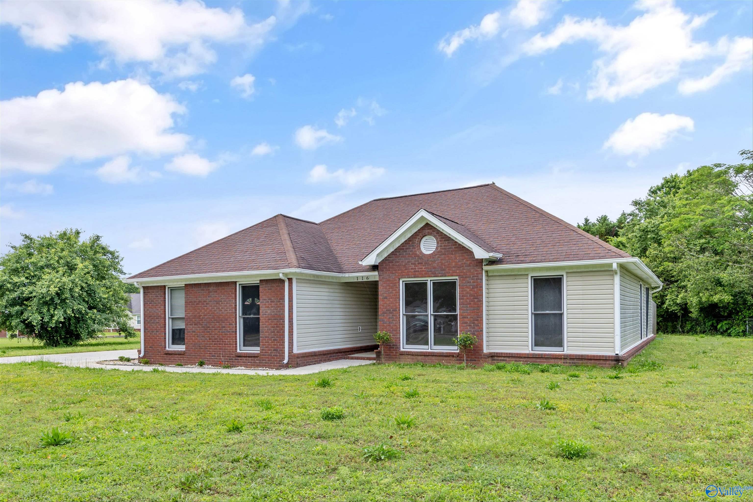 116 Clear Creek Drive, New Market, Alabama image 1