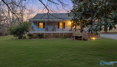 Photo of 266 Tucker Drive, Albertville, AL 35951 (MLS # 21909239)