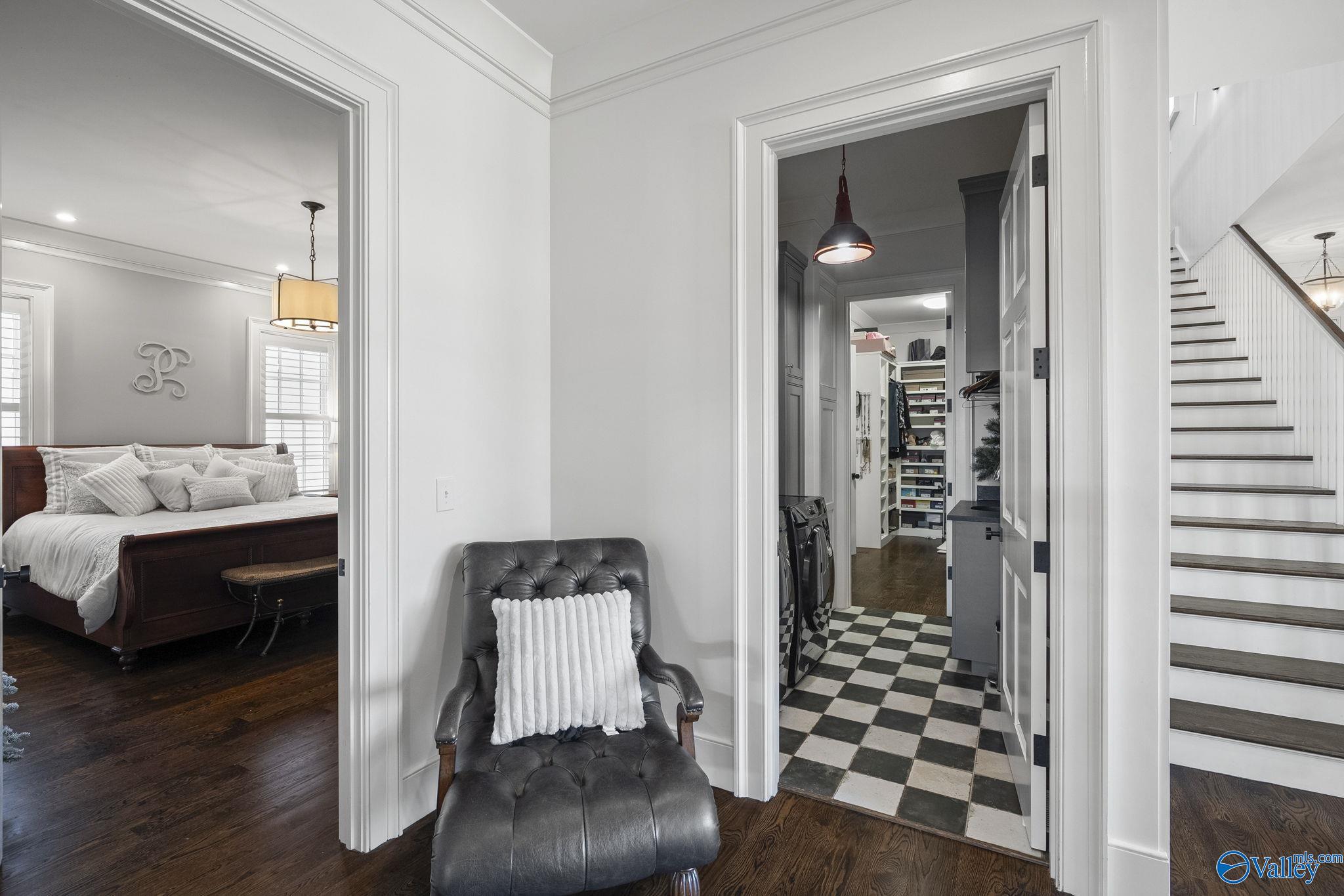 Huntsville, Alabama 35802, United States, 4 Bedrooms Bedrooms, ,4 BathroomsBathrooms,Residential,Active,90115