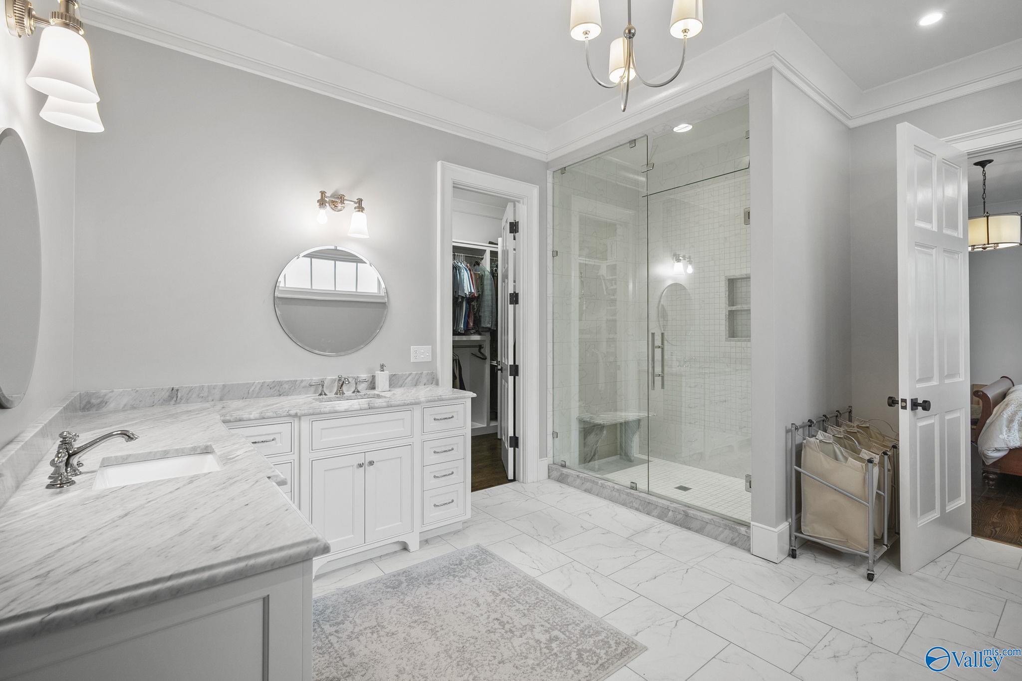 Huntsville, Alabama 35802, United States, 4 Bedrooms Bedrooms, ,4 BathroomsBathrooms,Residential,Active,90115