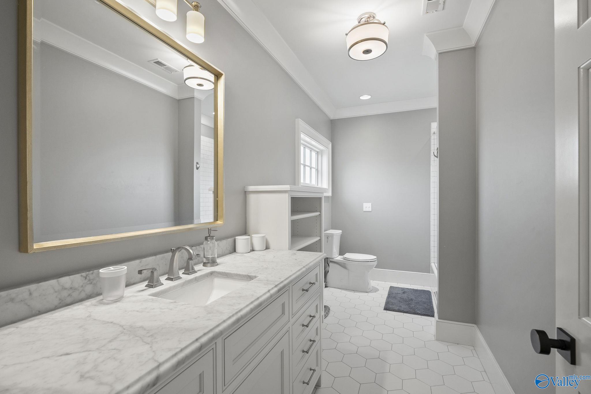 Huntsville, Alabama 35802, United States, 4 Bedrooms Bedrooms, ,4 BathroomsBathrooms,Residential,Active,90115