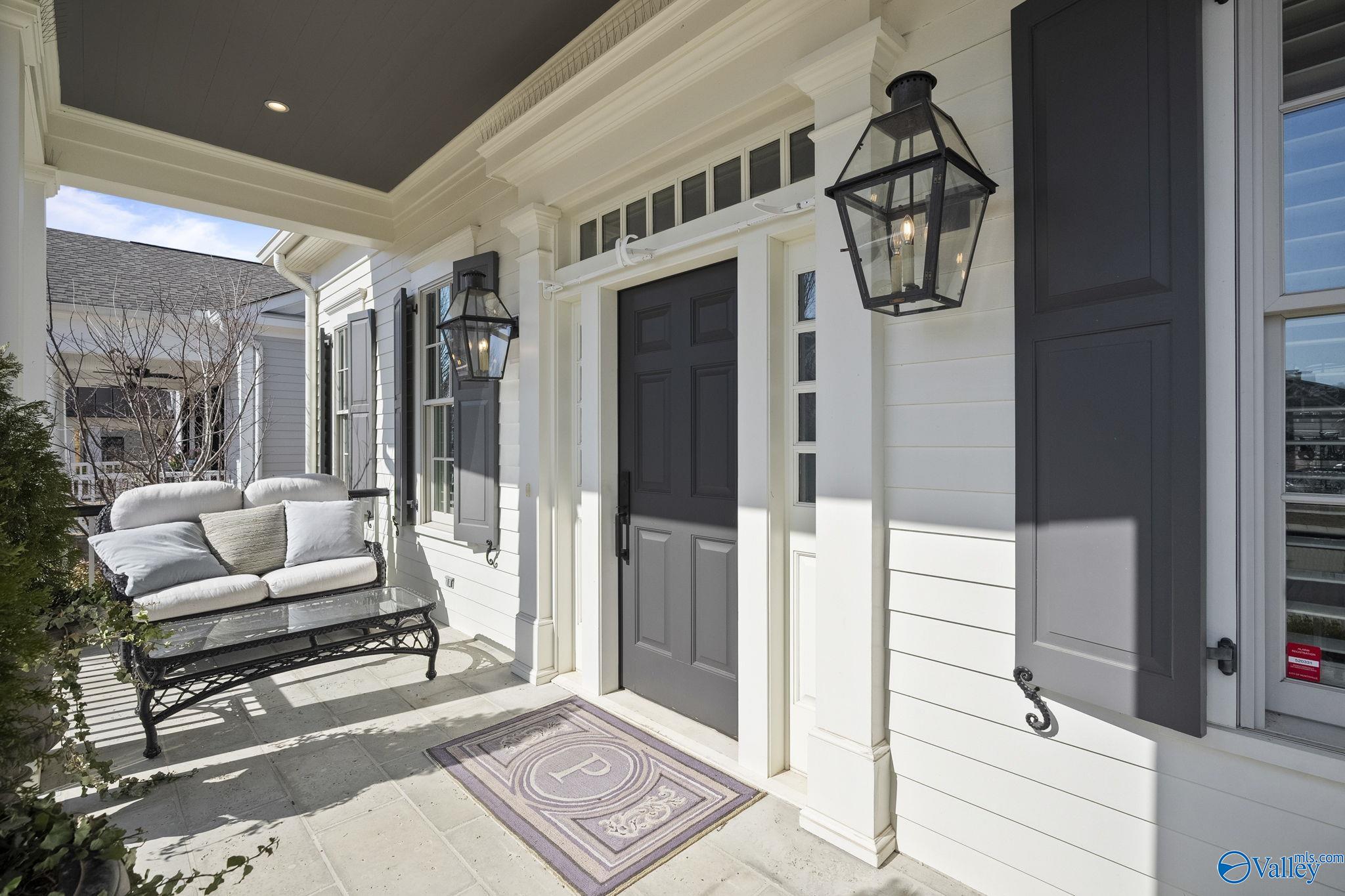 Huntsville, Alabama 35802, United States, 4 Bedrooms Bedrooms, ,4 BathroomsBathrooms,Residential,Active,90115