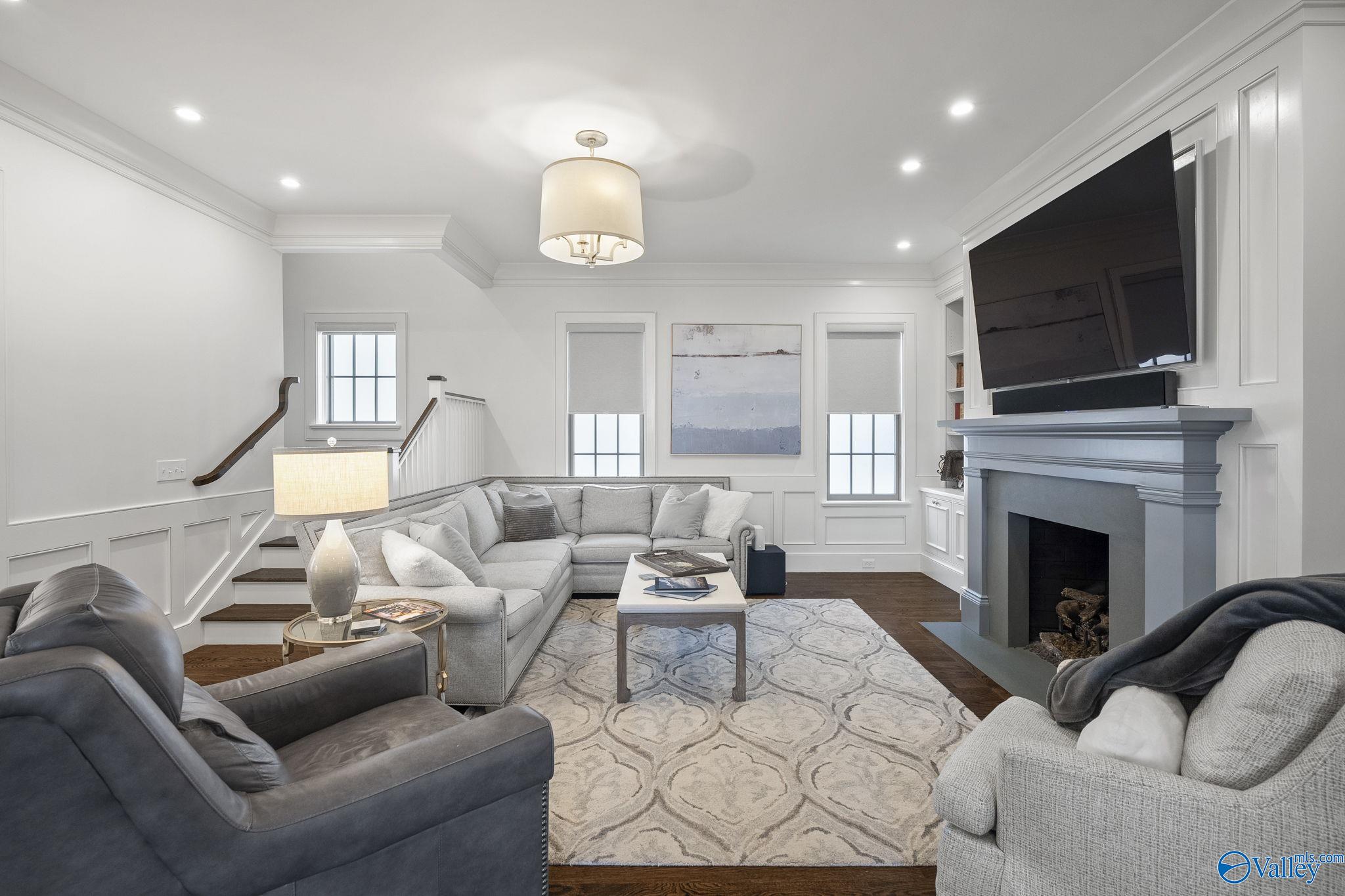 Huntsville, Alabama 35802, United States, 4 Bedrooms Bedrooms, ,4 BathroomsBathrooms,Residential,Active,90115