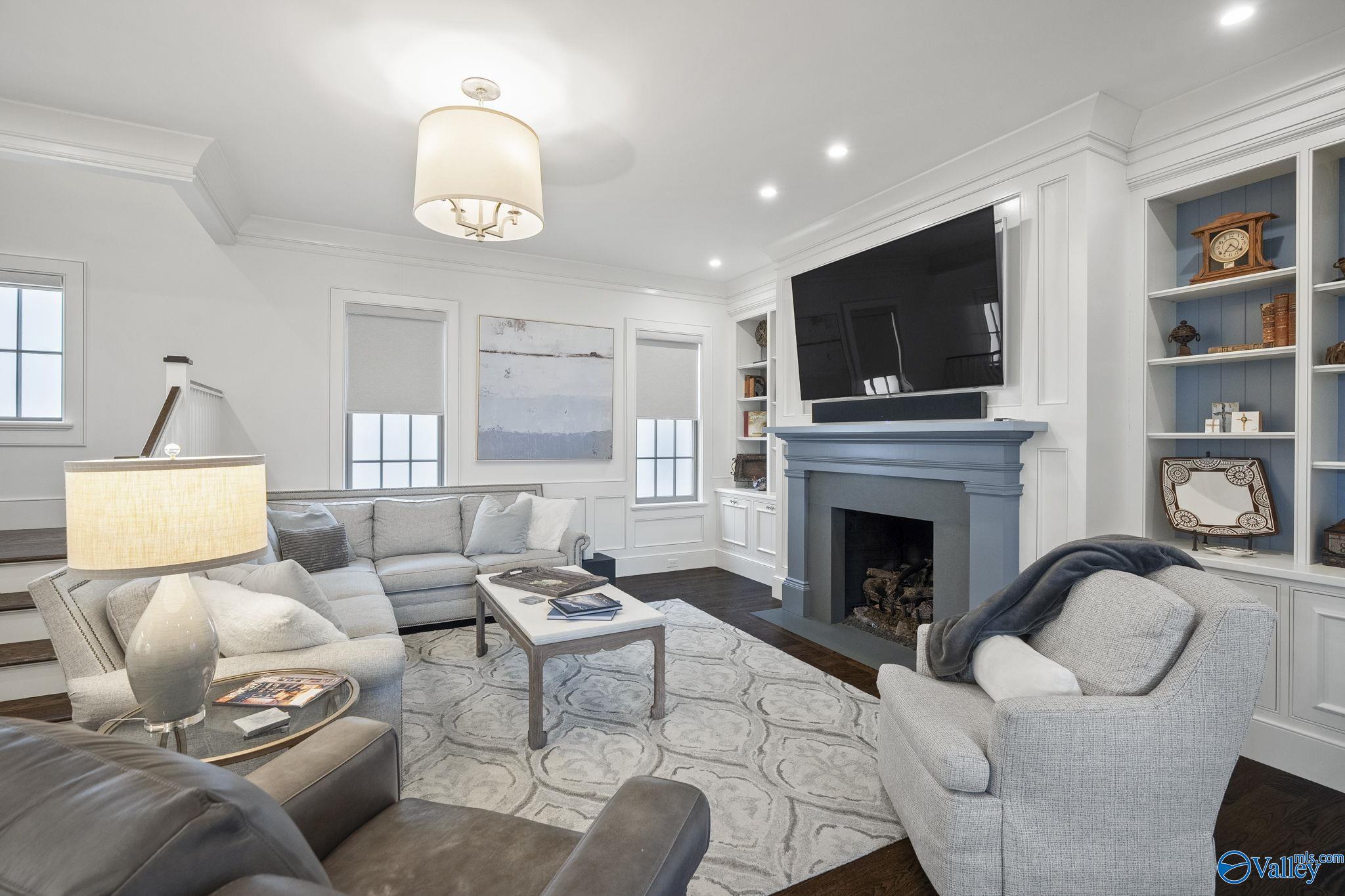 Huntsville, Alabama 35802, United States, 4 Bedrooms Bedrooms, ,4 BathroomsBathrooms,Residential,Active,90115