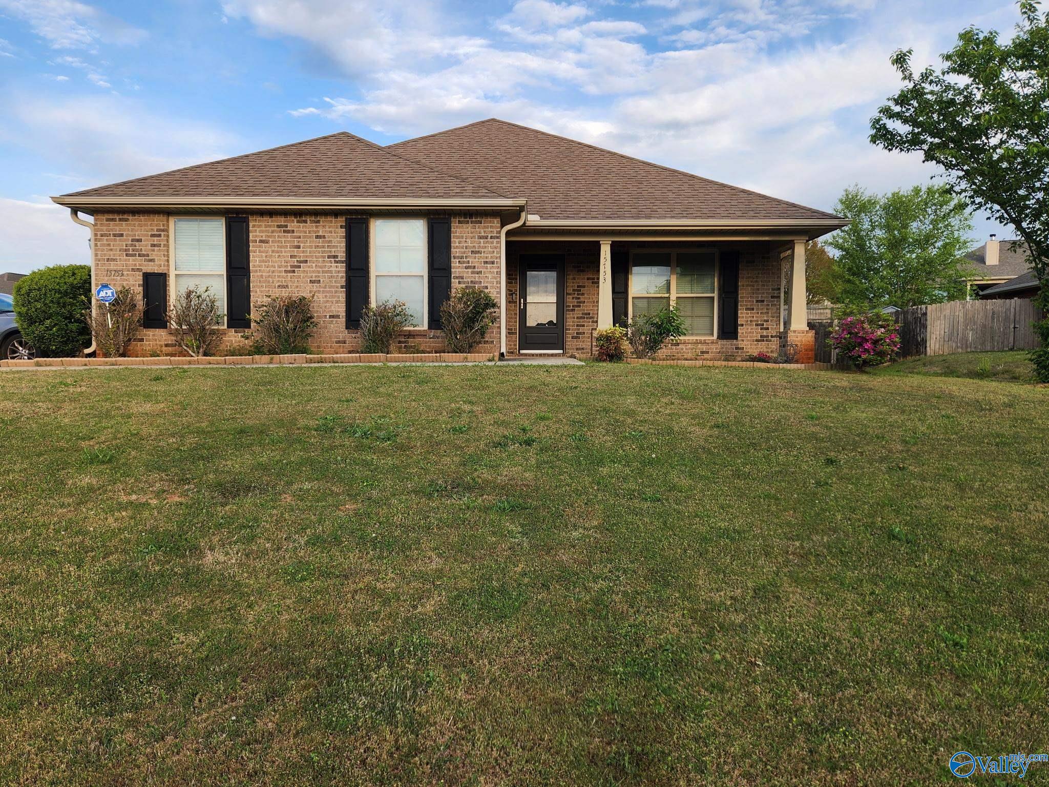 15753 Cold Branch Dr, Harvest, Alabama image 1