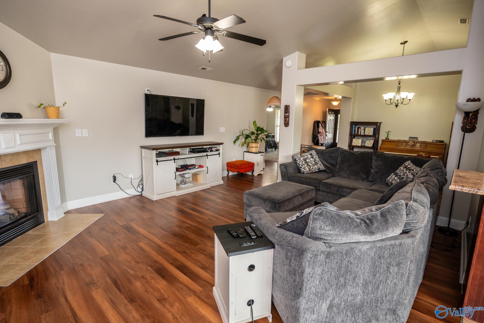 15753 Cold Branch Dr, Harvest, Alabama image 3