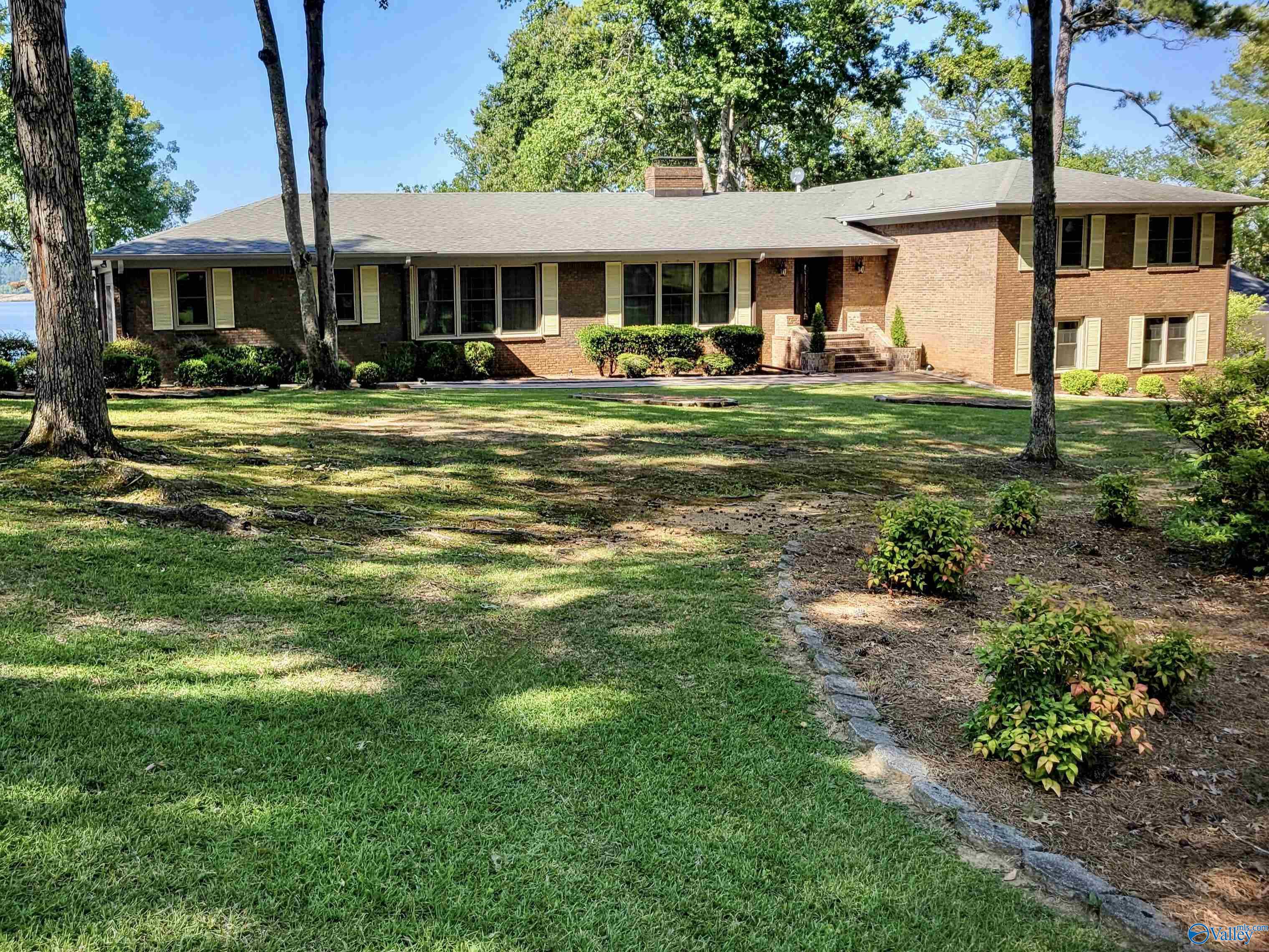 213 Lakewood Drive, Gadsden, Alabama image 2