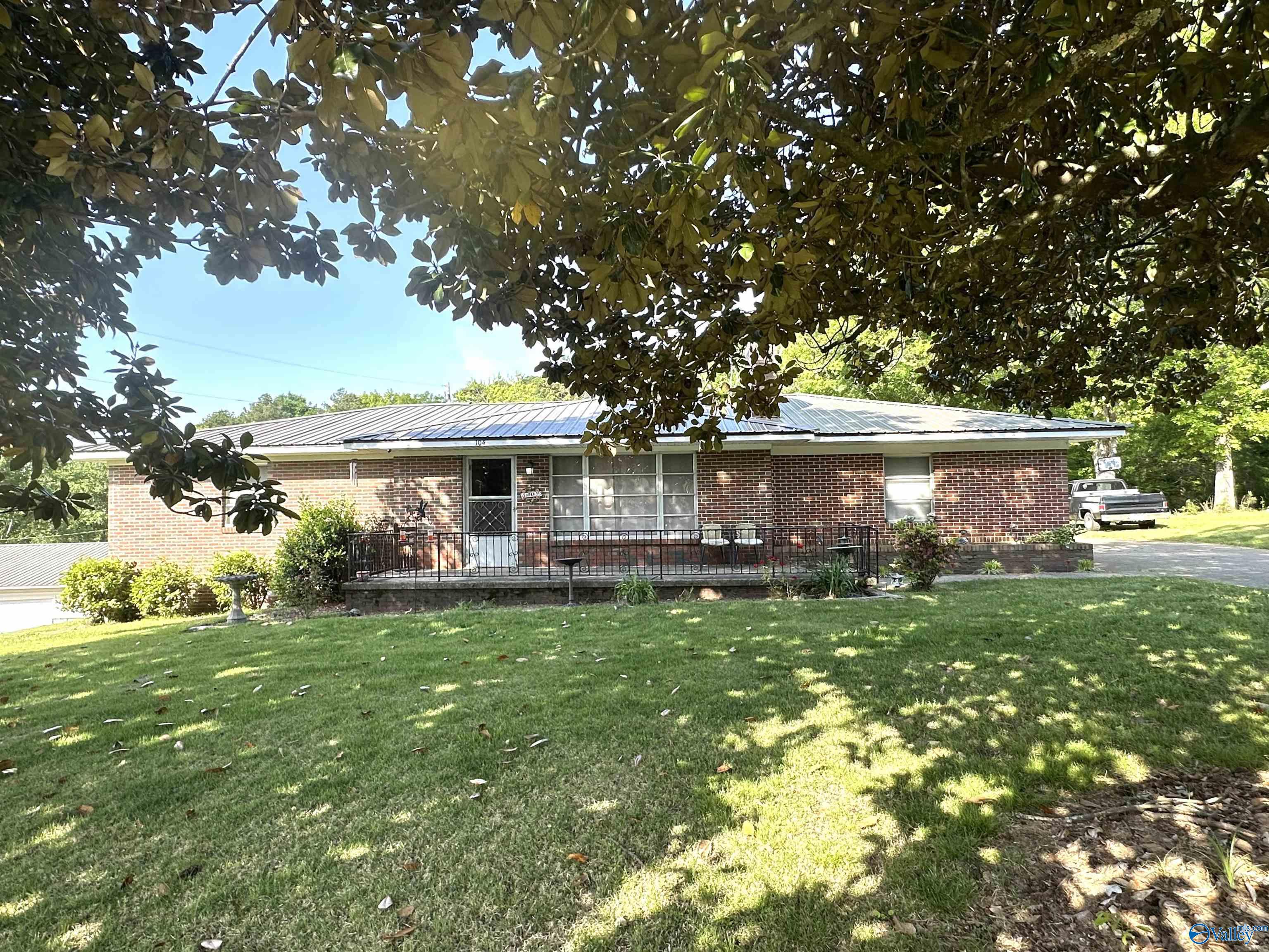 104 Harwood Drive, Gadsden, Alabama image 1