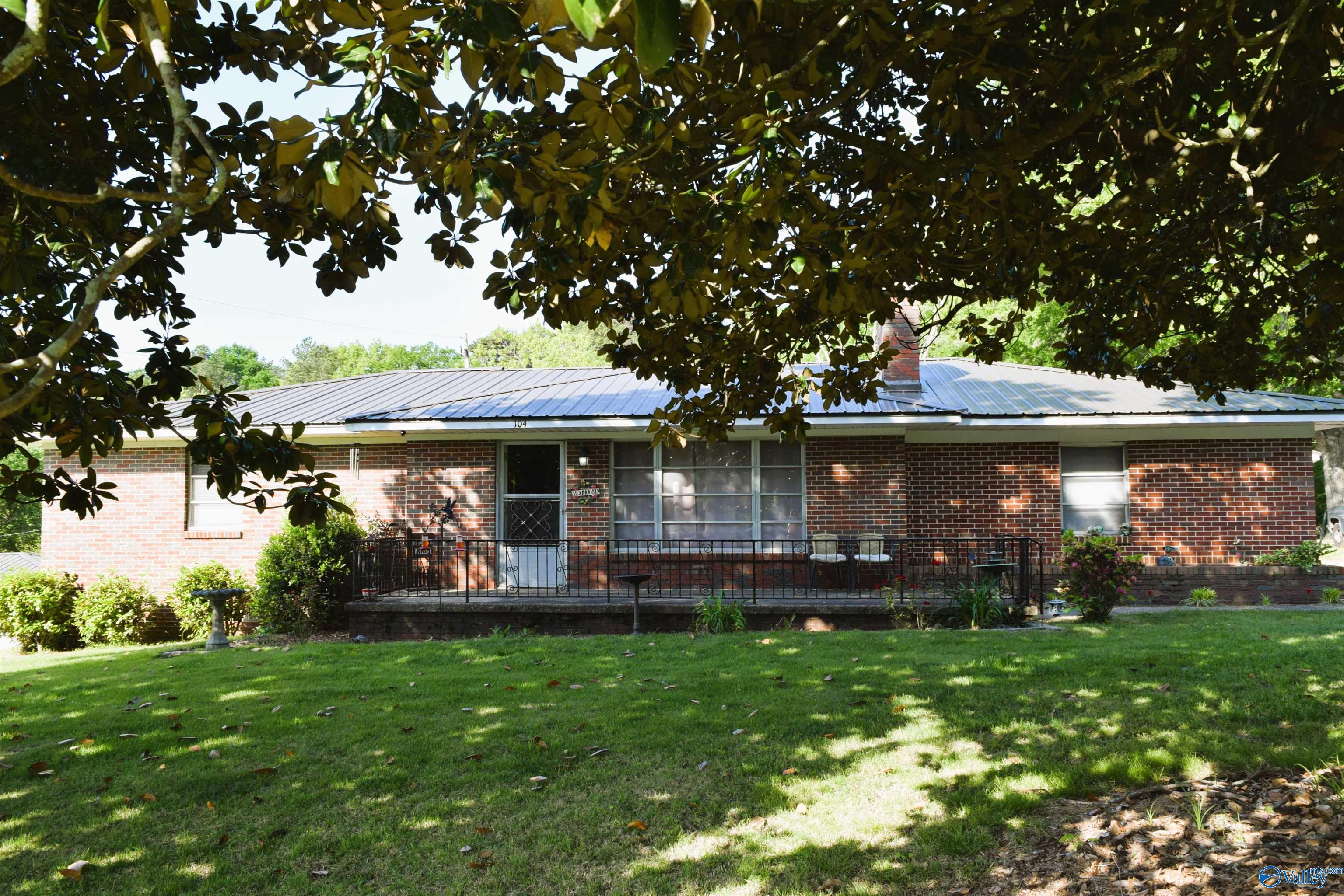 104 Harwood Drive, Gadsden, Alabama image 2
