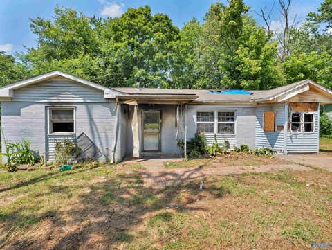 Homes For Sale - 2141 Griffith Drive<br/> Huntsville, AL 35810
