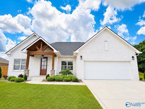 Homes For Sale - 142 Owensby Way<br/> Morgan County, Trinity, AL 35673