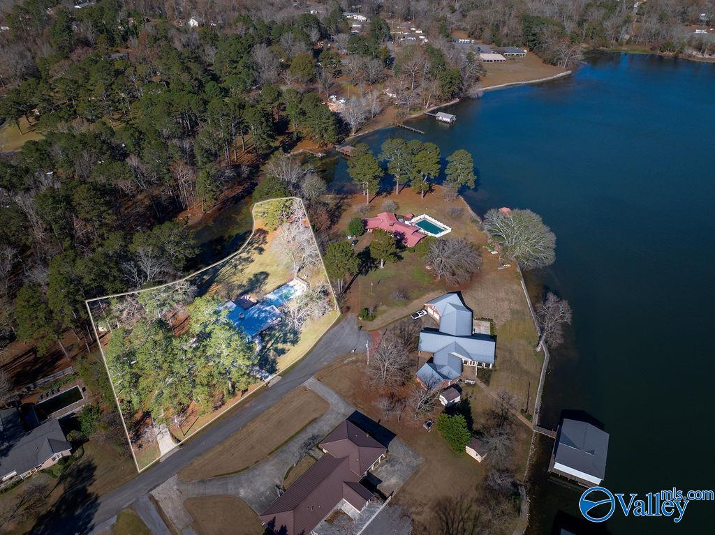 Scottsboro, Alabama 35769, United States, 5 Bedrooms Bedrooms, ,4 BathroomsBathrooms,Residential,Active,251496