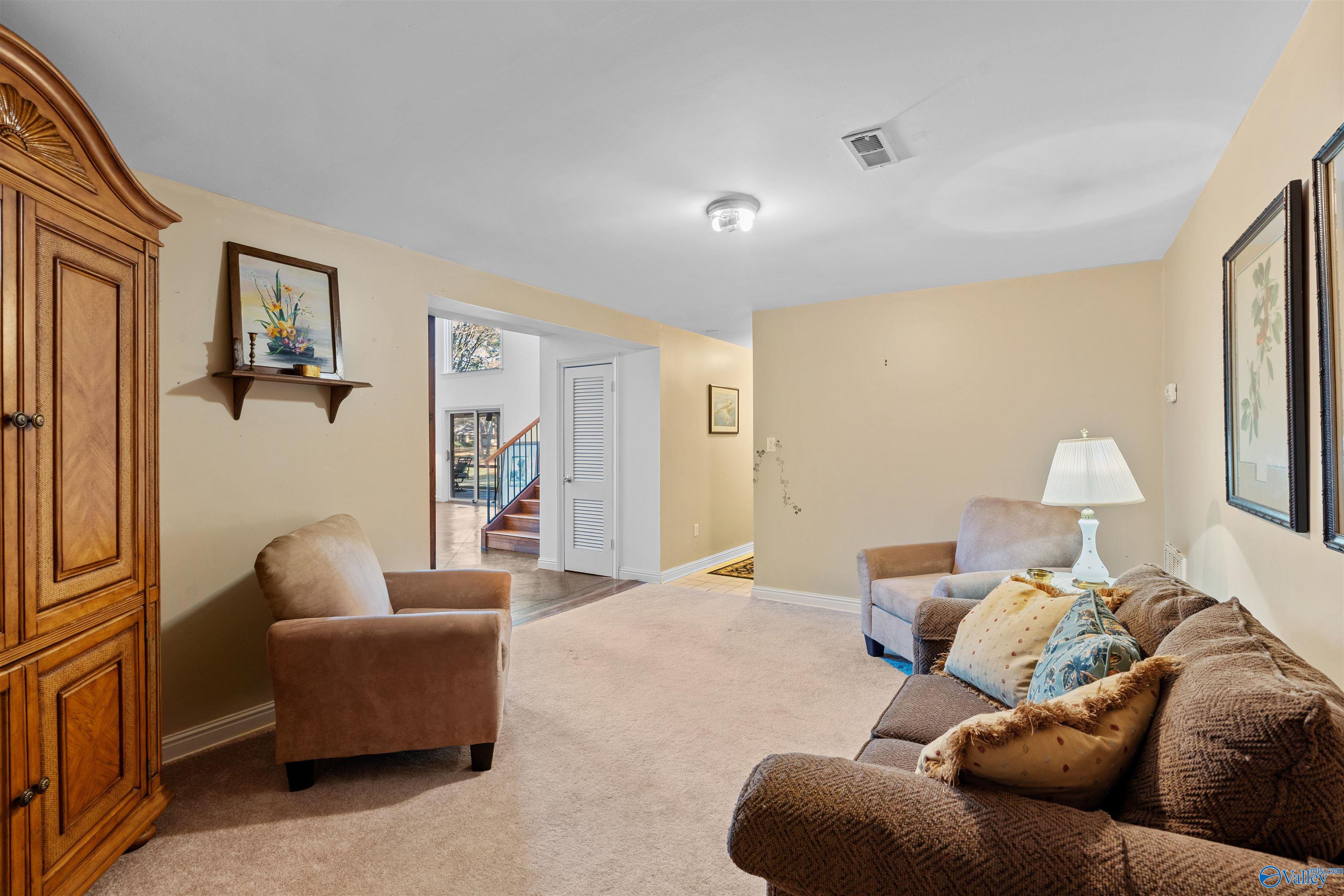 Scottsboro, Alabama 35769, United States, 5 Bedrooms Bedrooms, ,4 BathroomsBathrooms,Residential,Active,251496