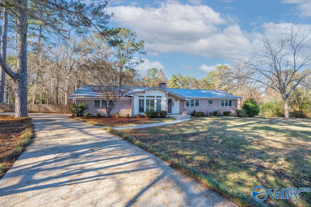 Scottsboro, Alabama 35769, United States, 5 Bedrooms Bedrooms, ,4 BathroomsBathrooms,Residential,Active,251496