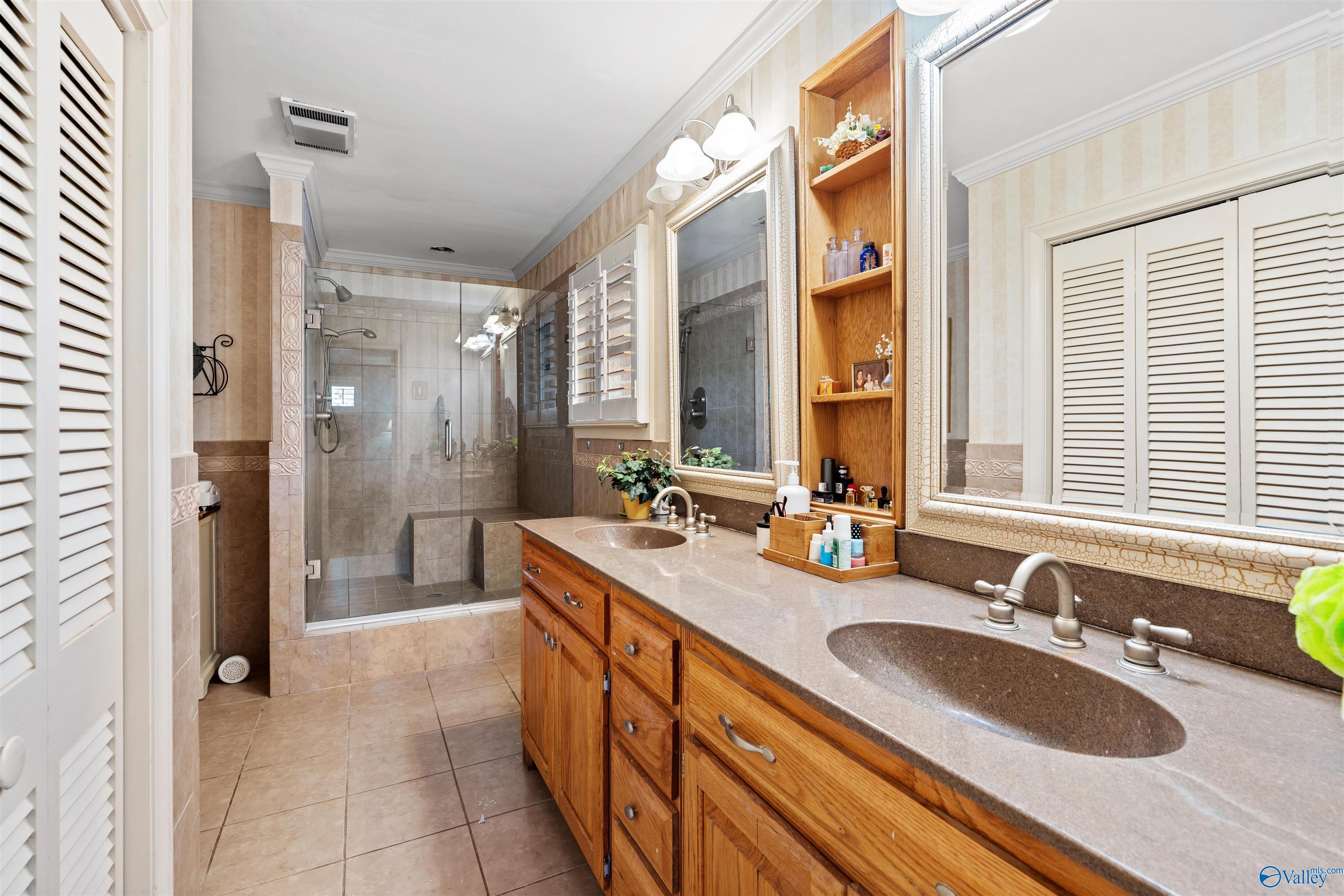 Scottsboro, Alabama 35769, United States, 5 Bedrooms Bedrooms, ,4 BathroomsBathrooms,Residential,Active,251496