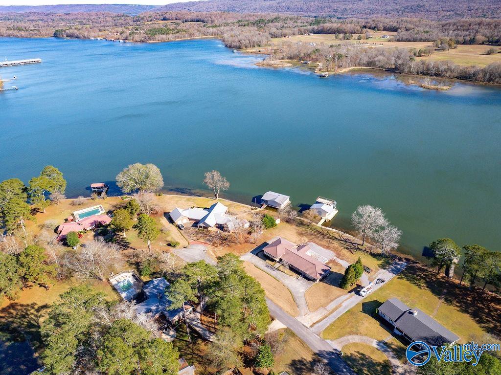 Scottsboro, Alabama 35769, United States, 5 Bedrooms Bedrooms, ,4 BathroomsBathrooms,Residential,Active,251496