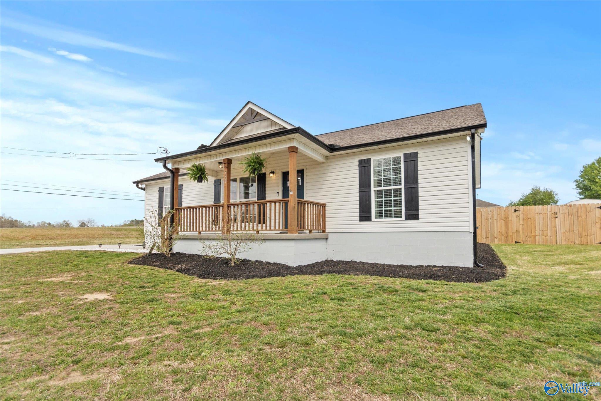322 Pleasant Hill Road, Guntersville, Alabama image 2
