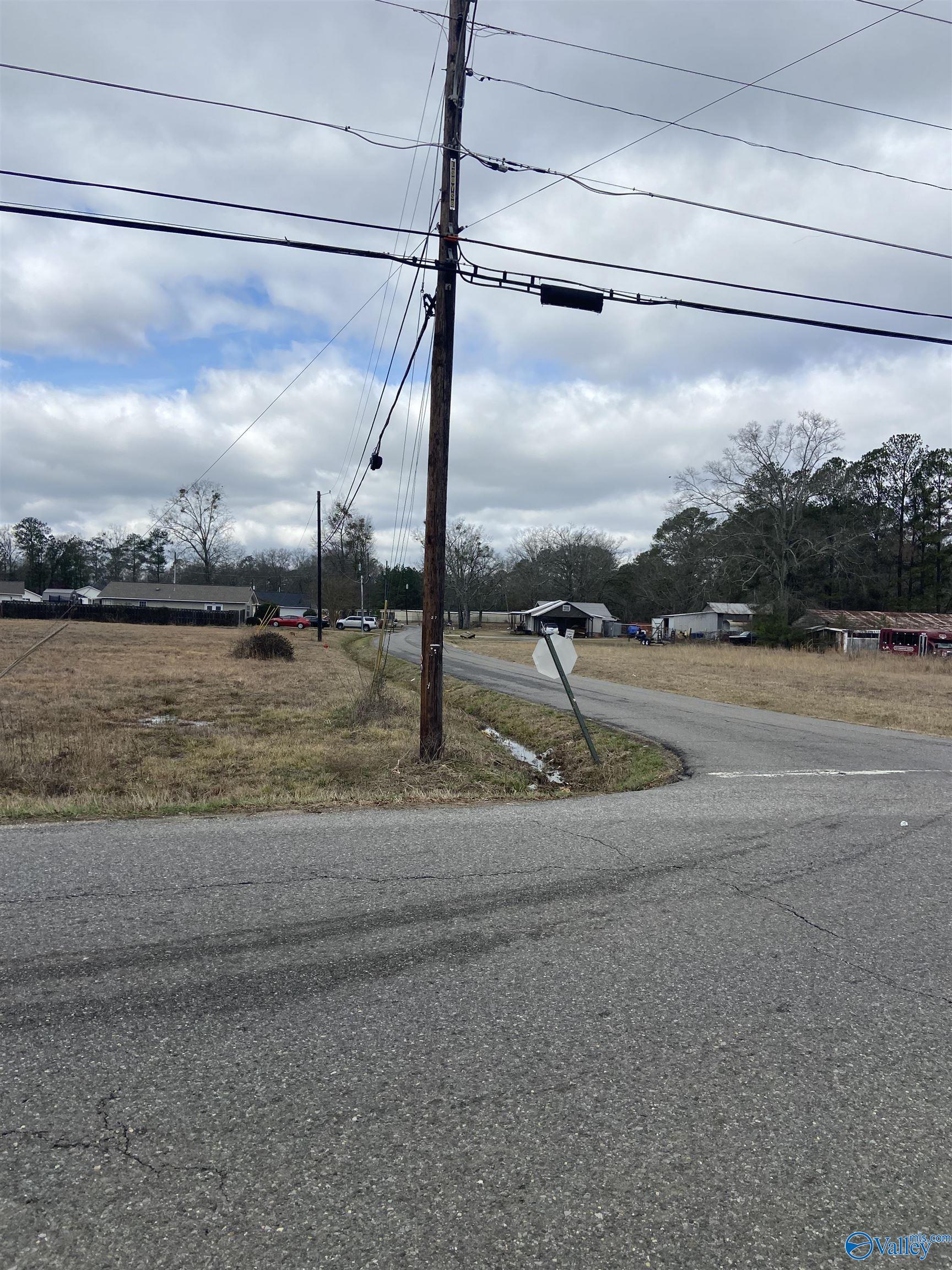 Photo 1 of 2 — 1.51 +/- Acres Sutton Bridge Road, Rainbow City, AL 35906