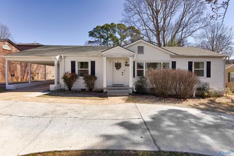 Photo of 2213 California Street SE, Huntsville, AL 35801 (MLS # 21909829)