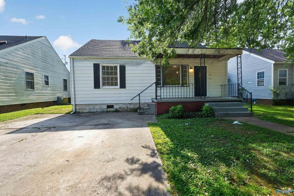 1111 7TH AVE SE, DECATUR, AL 35601 - Image f4d6b67e0eb5f219f66bd6e8870d010e/3871258680
