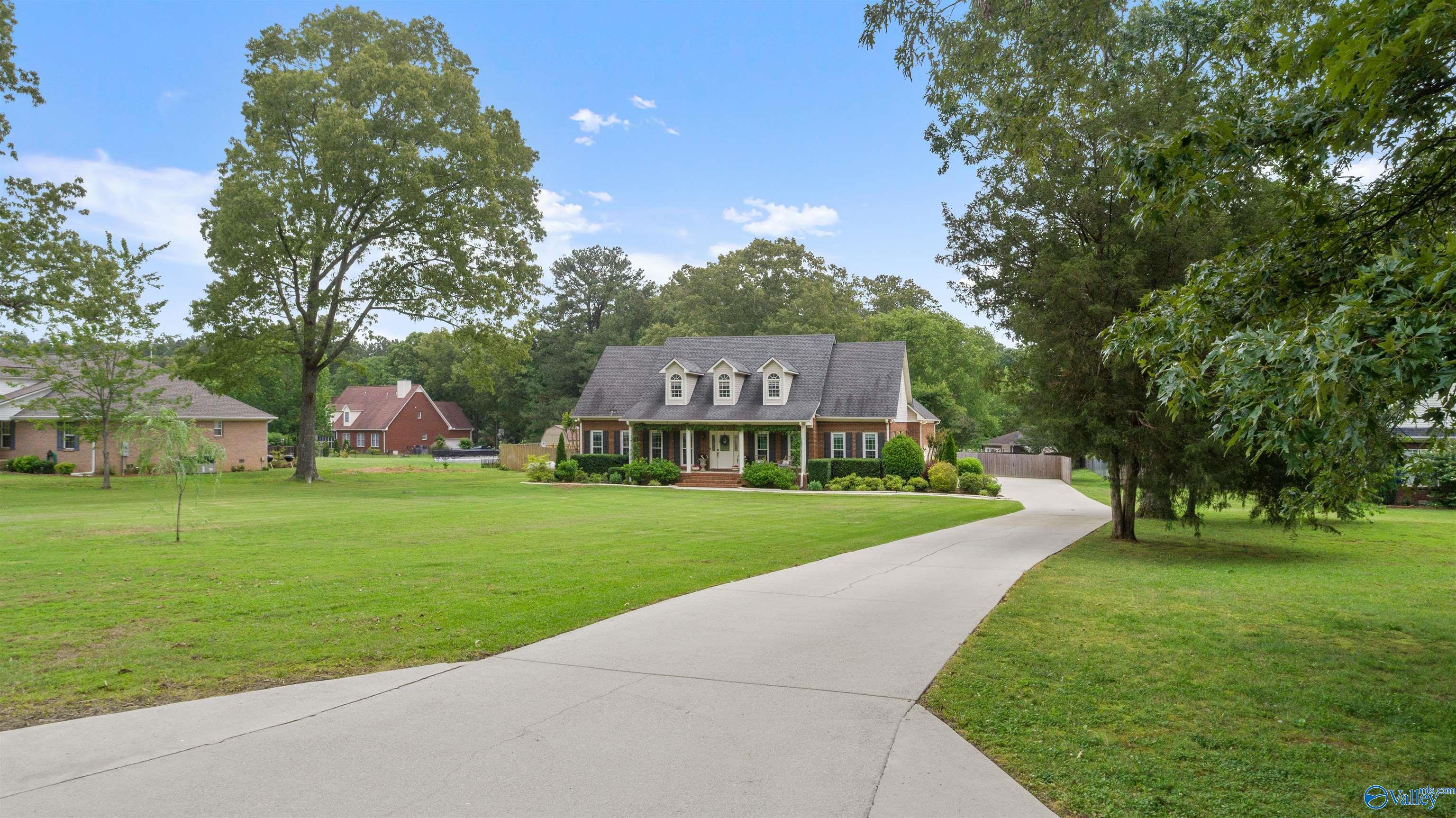 140 Whitfield Drive, Toney, Alabama image 3
