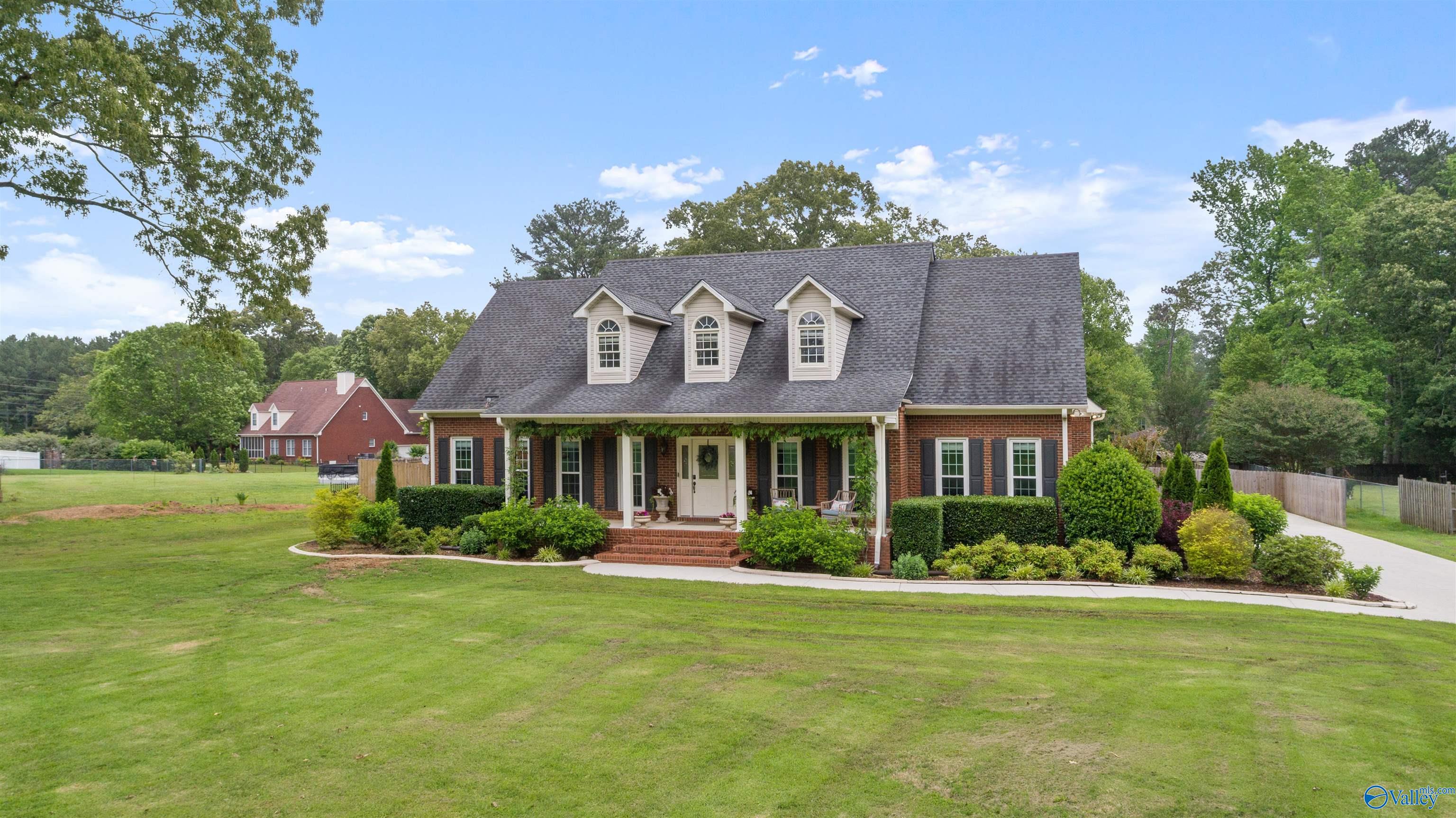 140 Whitfield Drive, Toney, Alabama image 2