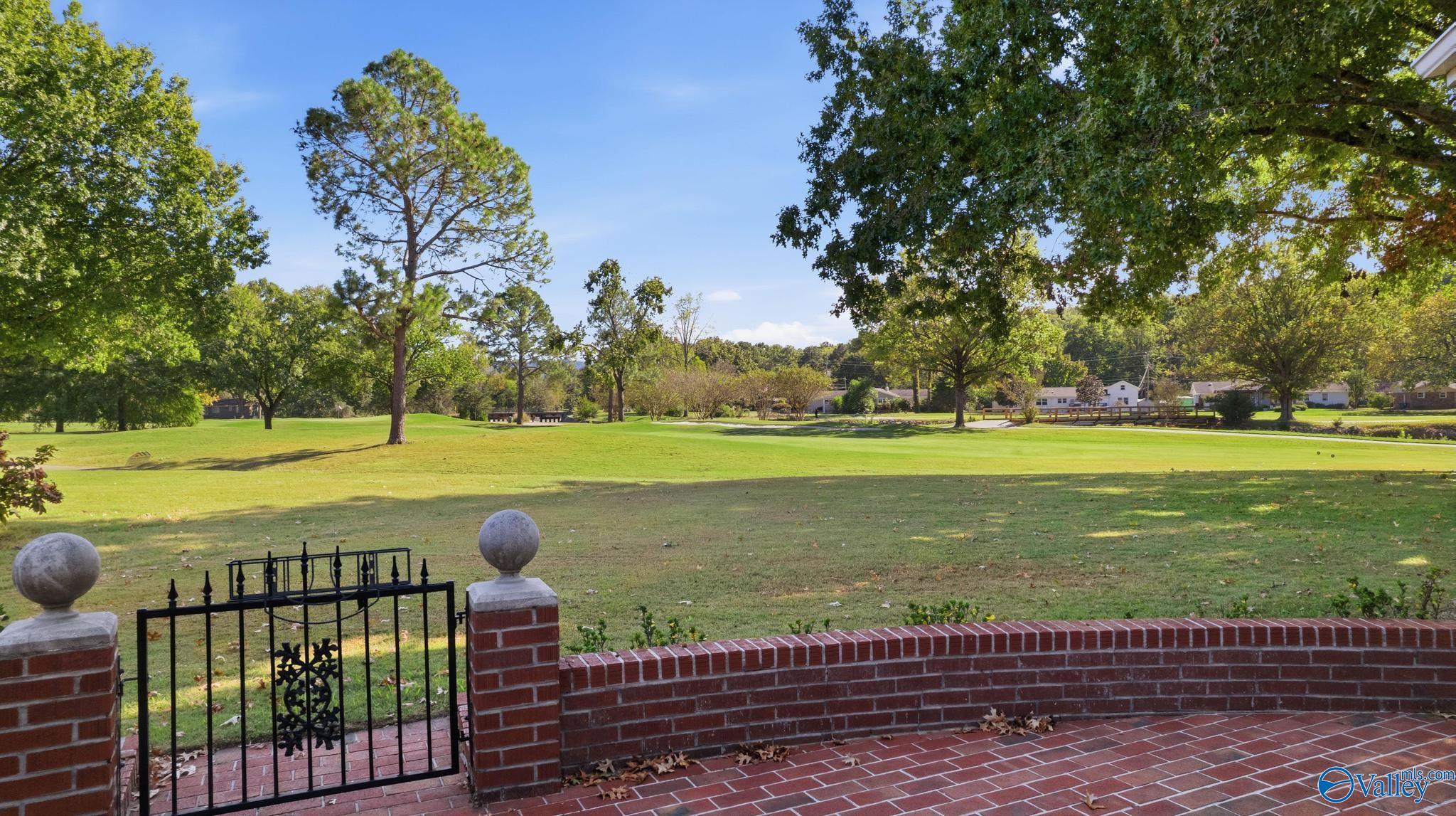 704 Mira Vista Drive SE