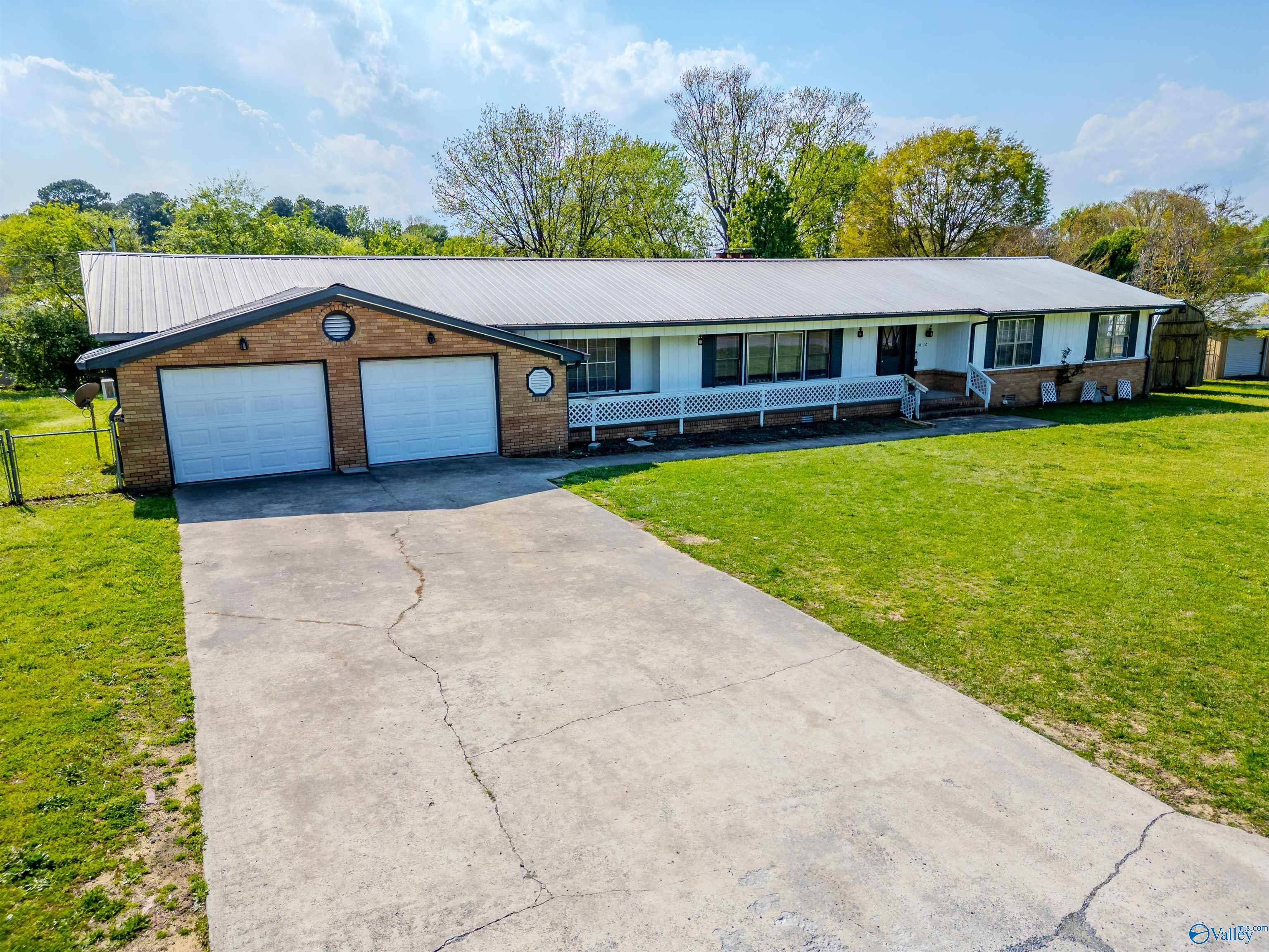 1010 Flower Street, Albertville, Alabama image 1