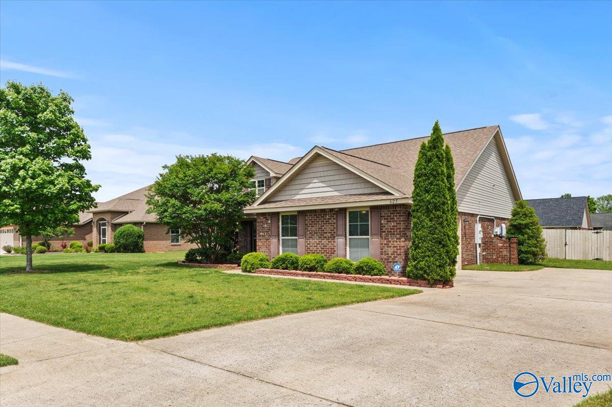 625 Summer Cove Circle, Madison, Alabama image 2