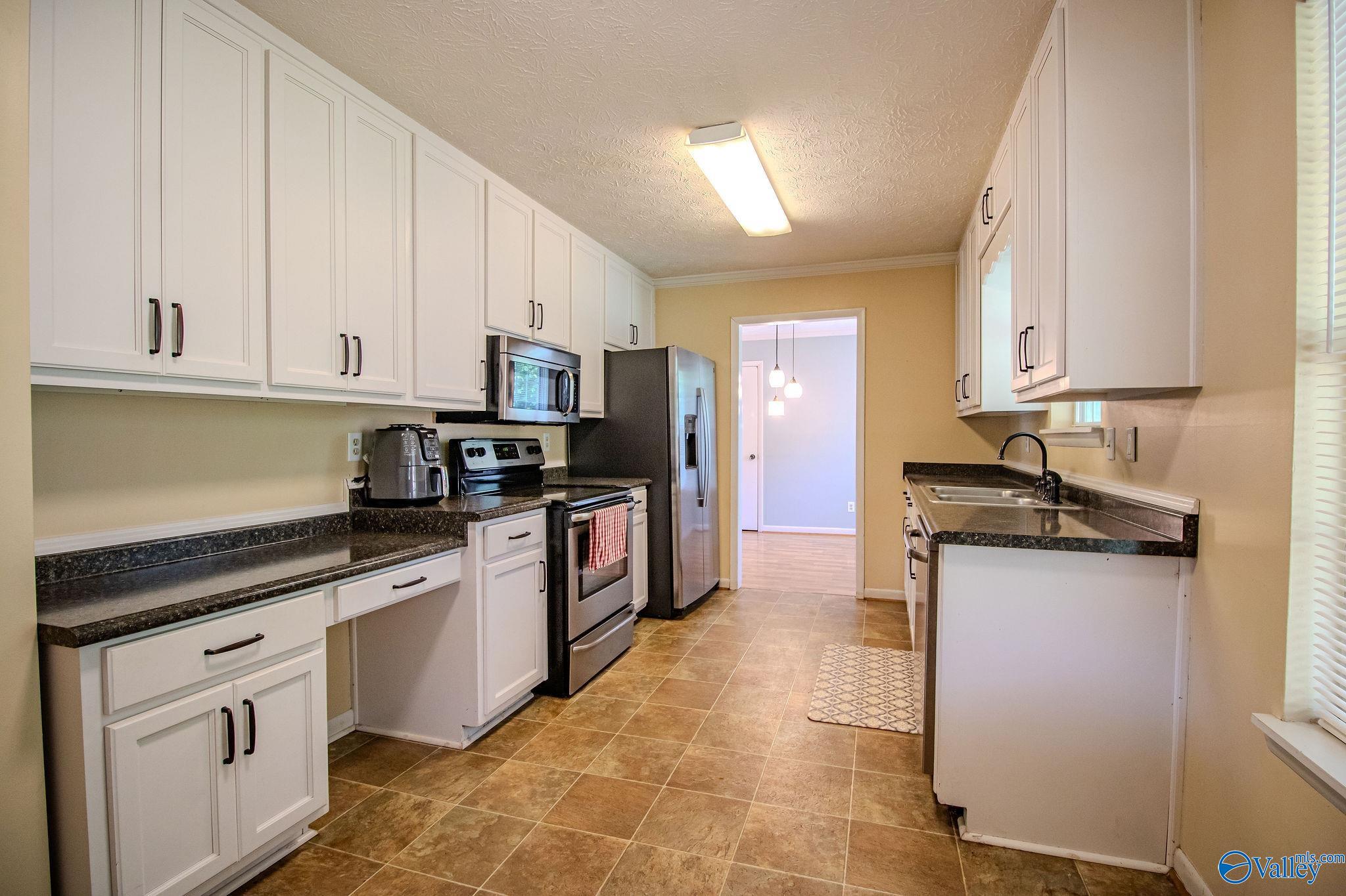 3723 Mary Drive, Oxford, Alabama image 8