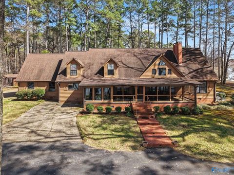 Photo of 3398 Lakeshore Drive, Scottsboro, AL 35769 (MLS # 21912638)