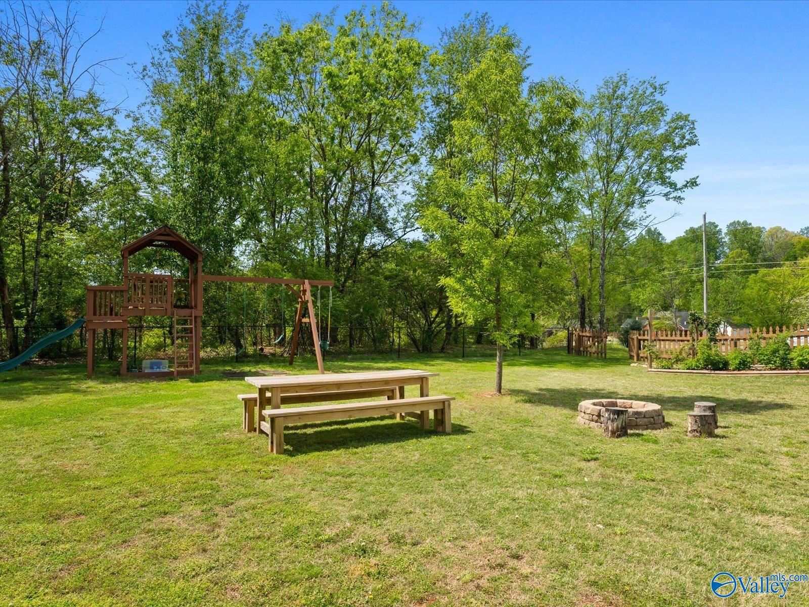 205 Lofton Road, Huntsville, Alabama image 29
