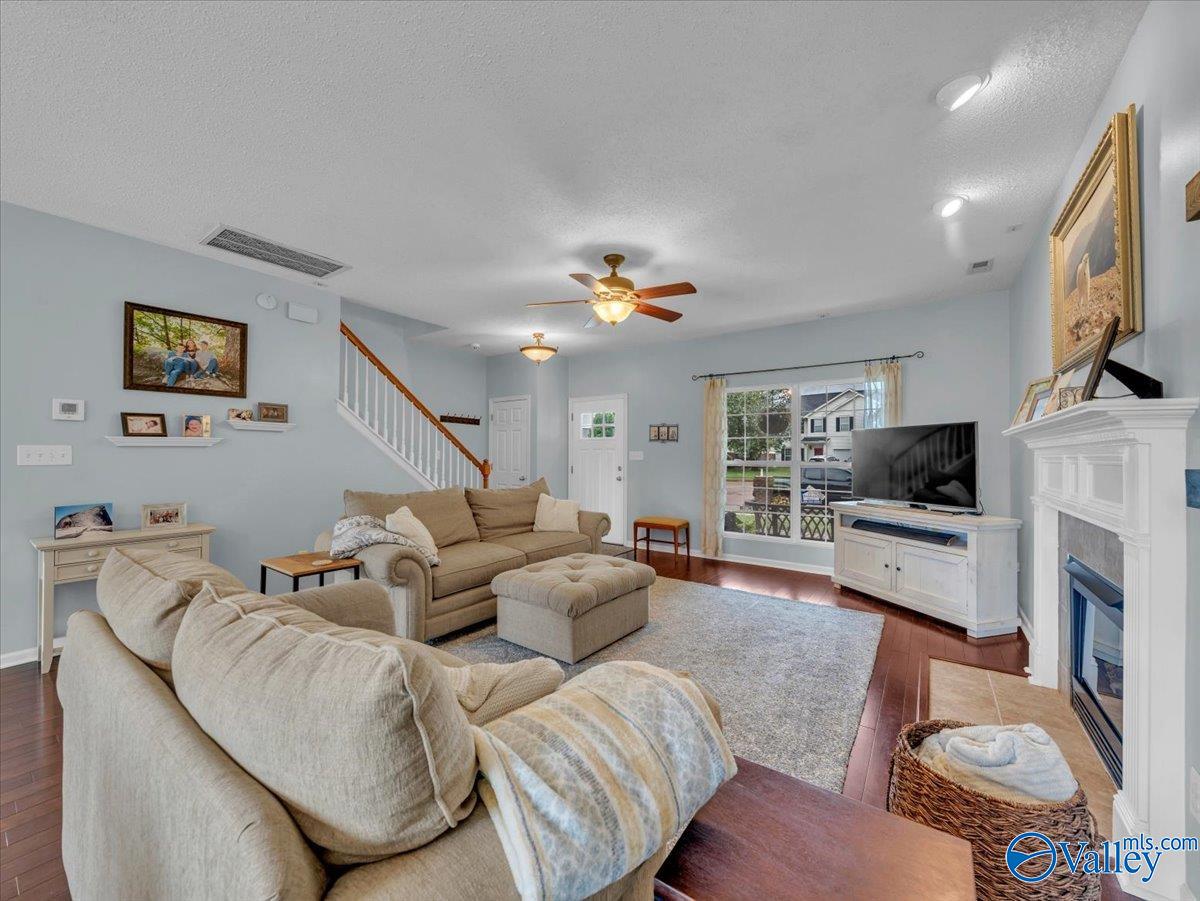 126 Cloverwood Drive SW