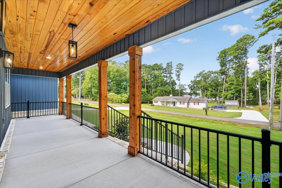 225 Floyd Circle