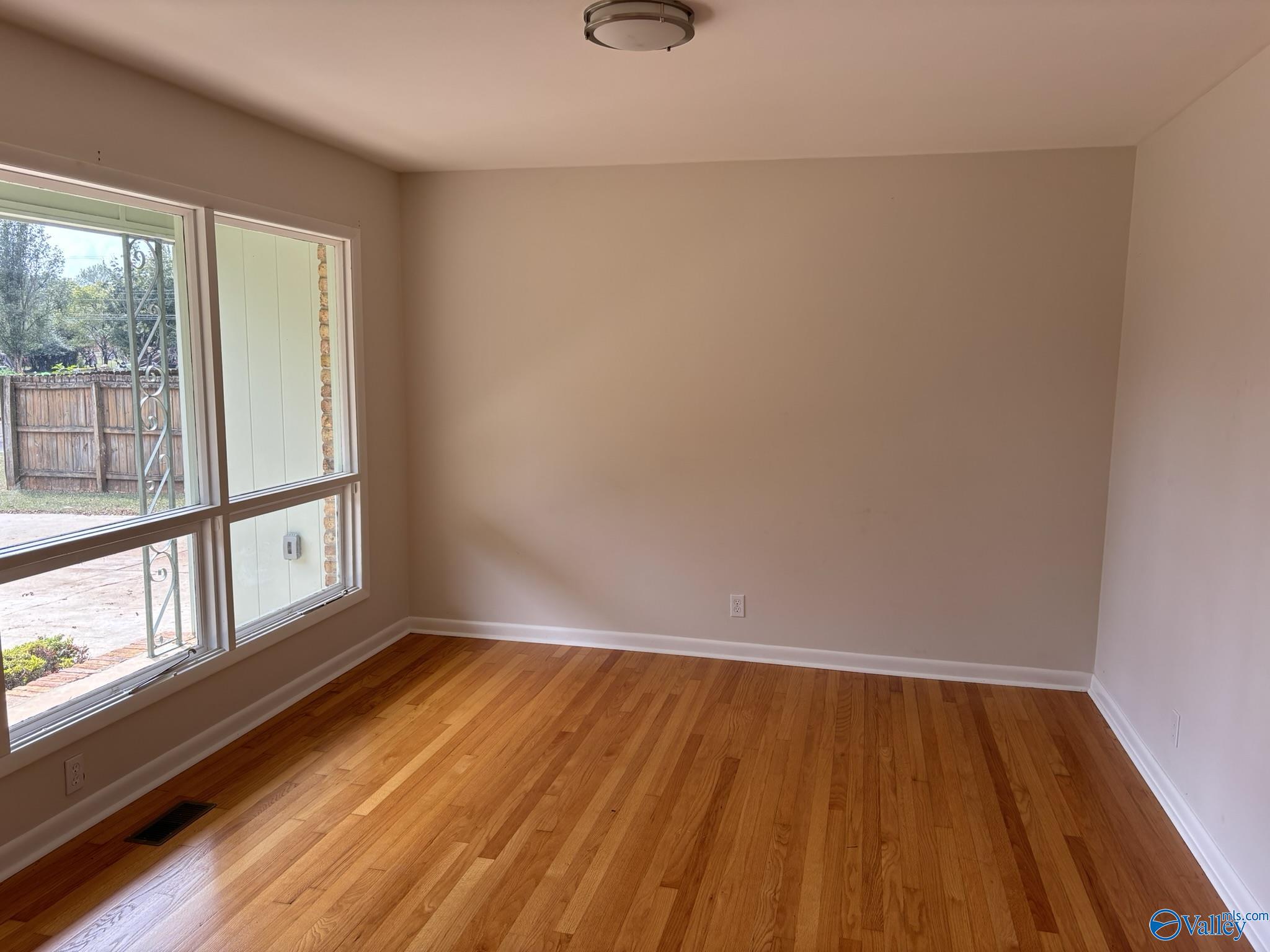 Huntsville, Alabama 35810, United States, 3 Bedrooms Bedrooms, ,2 BathroomsBathrooms,Residential,Active,89256