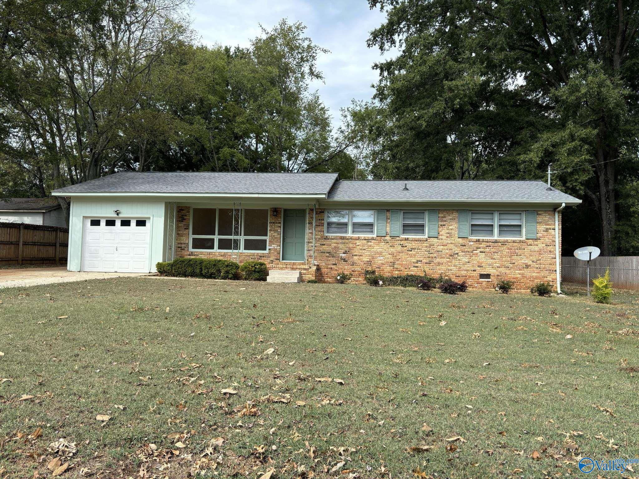 Huntsville, Alabama 35810, United States, 3 Bedrooms Bedrooms, ,2 BathroomsBathrooms,Residential,Active,89256