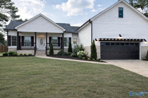 Homes For Sale - 3514 Nathalee Avenue<br/> Huntsville, AL 35810