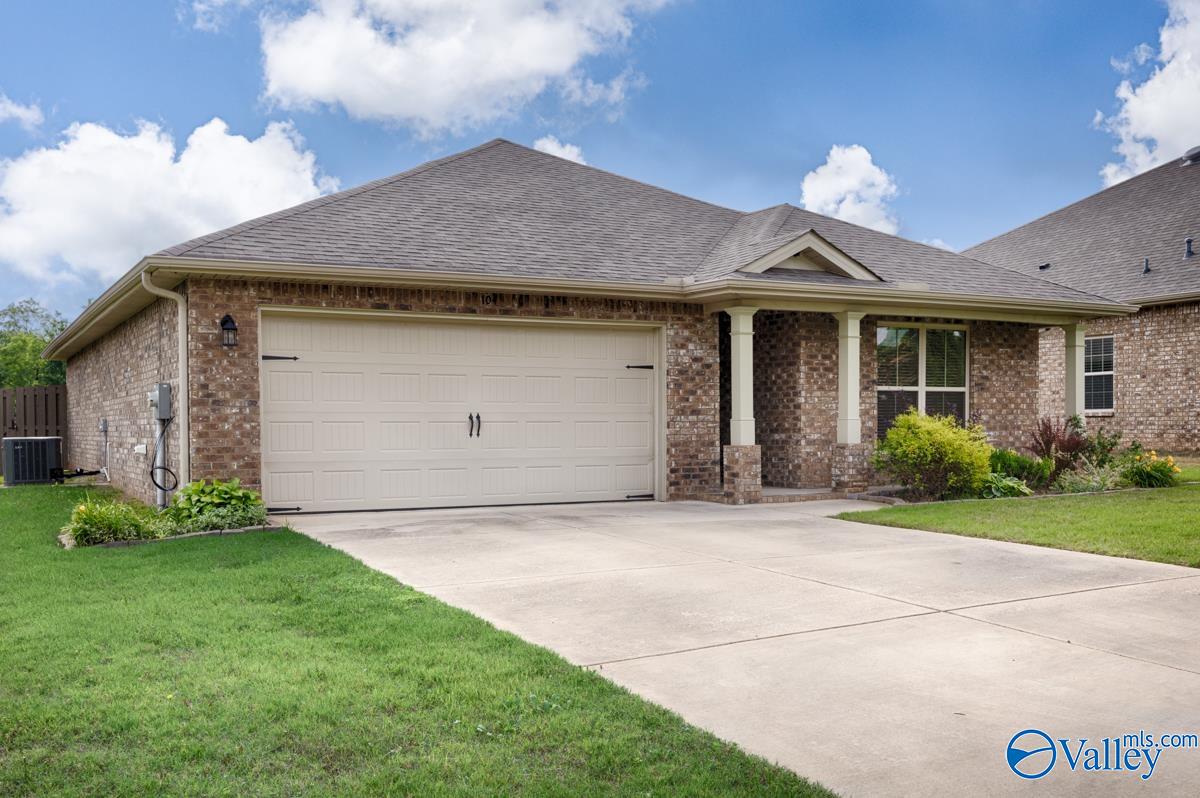 104 Summer Pointe Lane, Madison, Alabama image 2