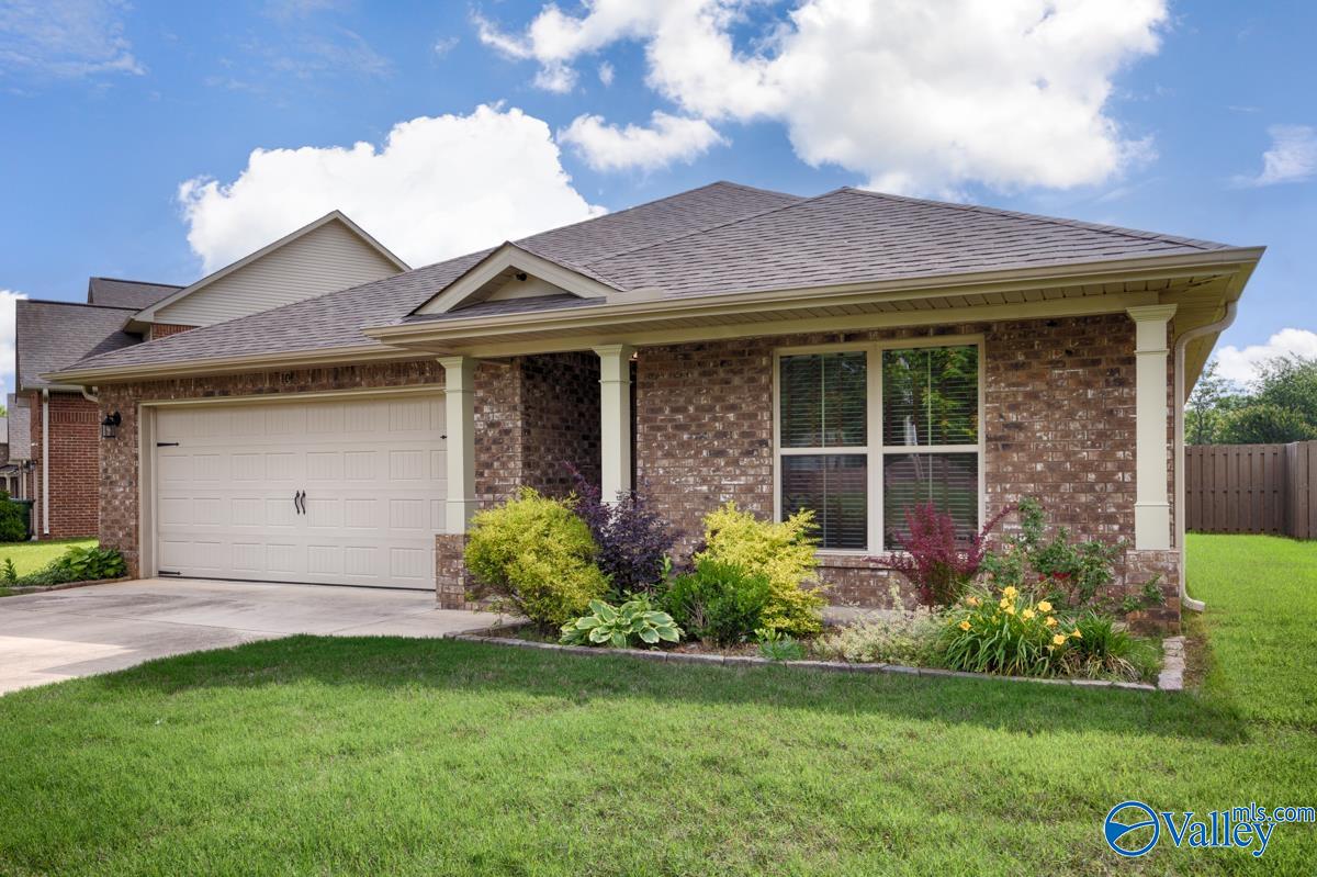 104 Summer Pointe Lane, Madison, Alabama image 4