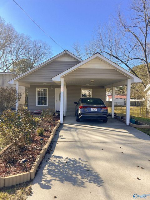 Photo of 1827 Mount Zion Avenue, Gadsden, AL 35904 (MLS # 21909613)