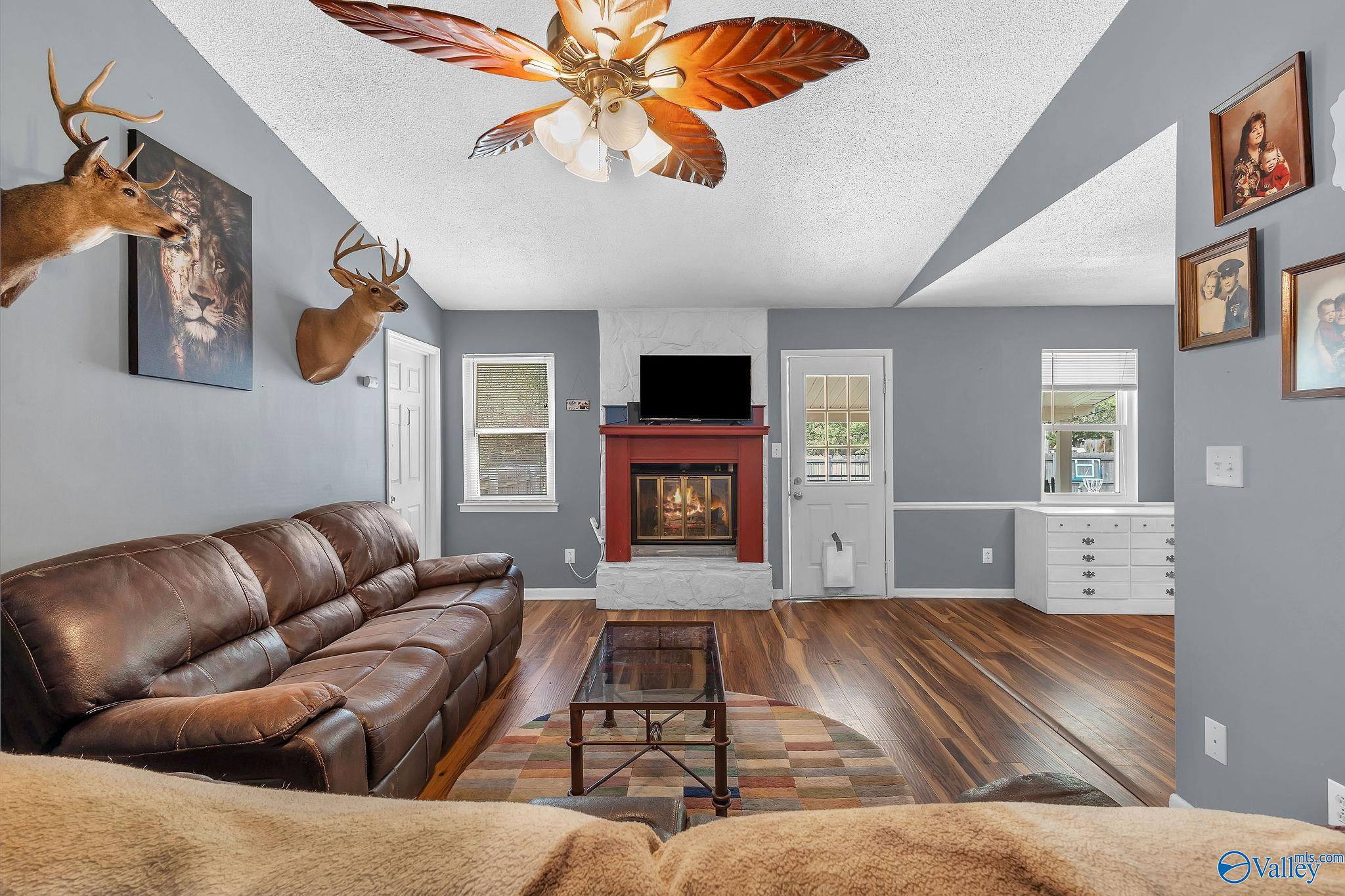 105 Allenwood Drive, Huntsville, Alabama image 3