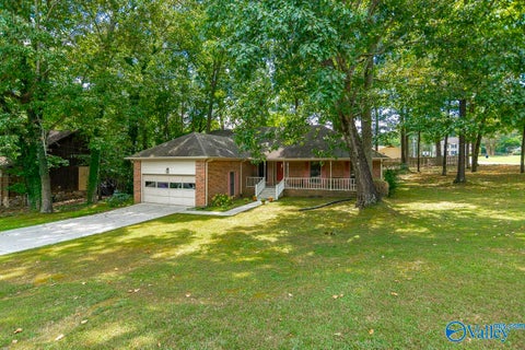 Homes For Sale - 210 Creek Trail<br/> Madison, AL 35758