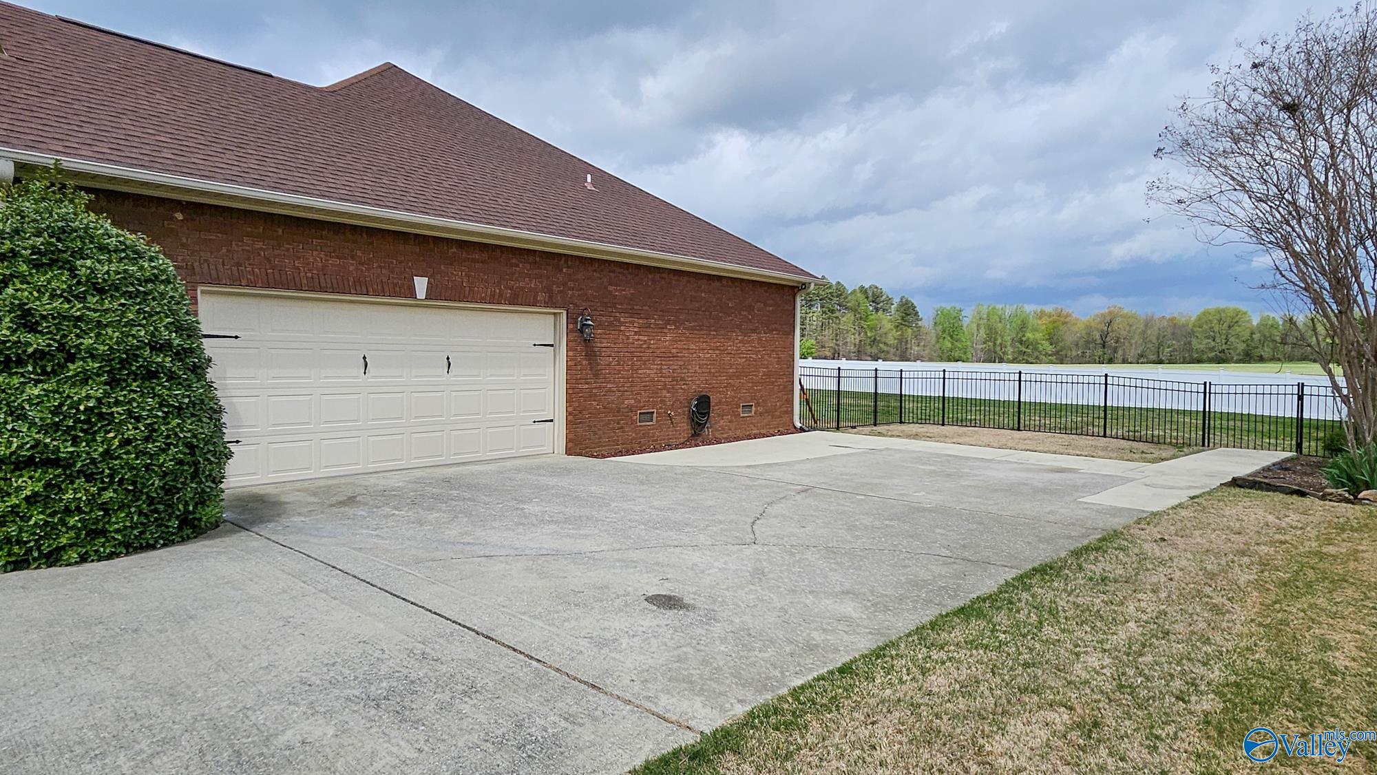 10371 Monks Drive, Athens, Alabama image 36